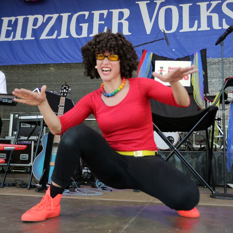 Entertainerin Kess auf der Bühne